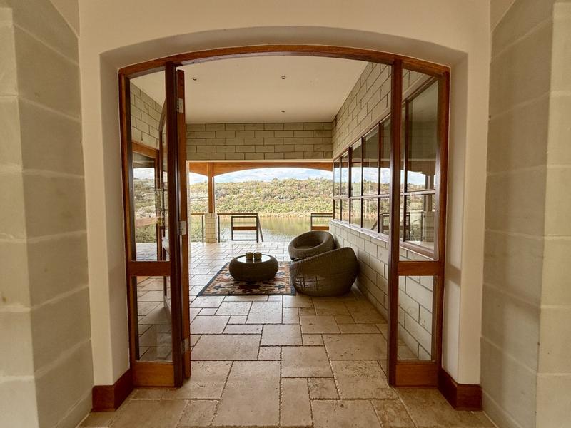 5 Bedroom Property for Sale in Clarens Free State